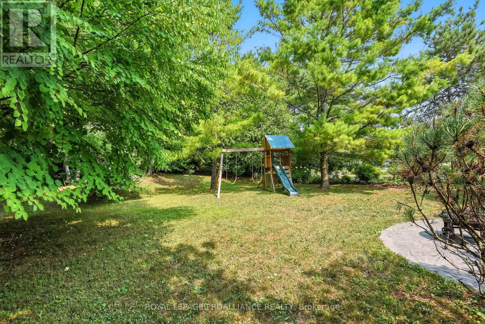 11 MILL POND COURT