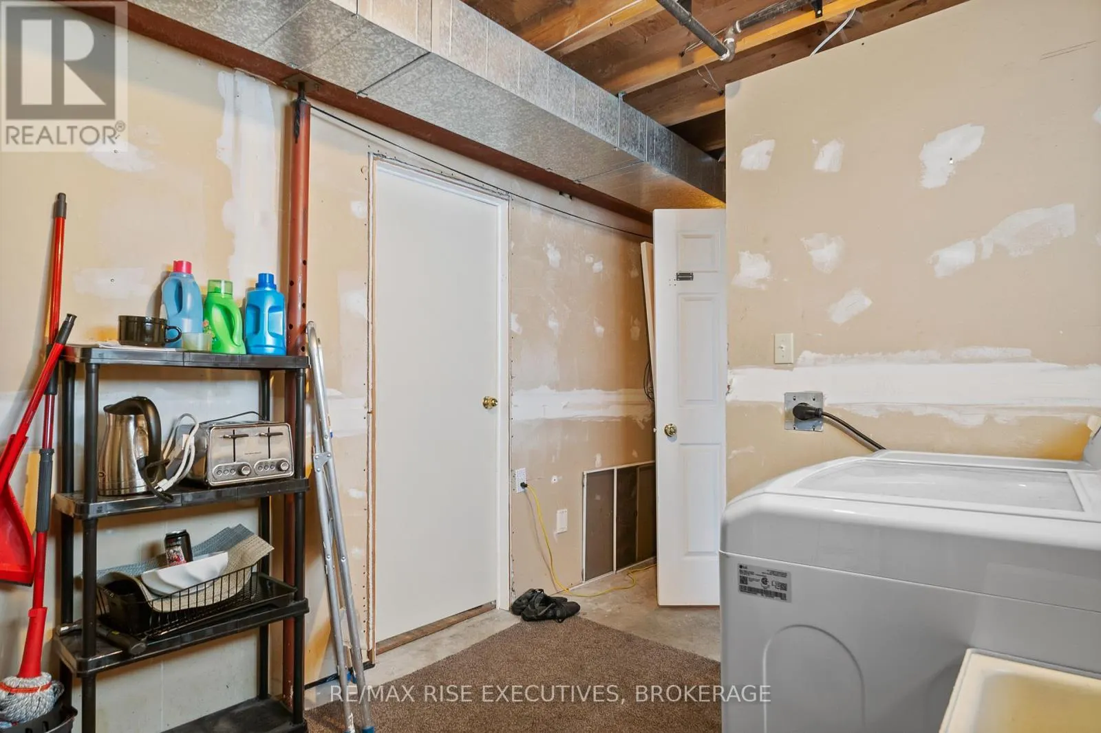 1279 BRACKENWOOD CRESCENT