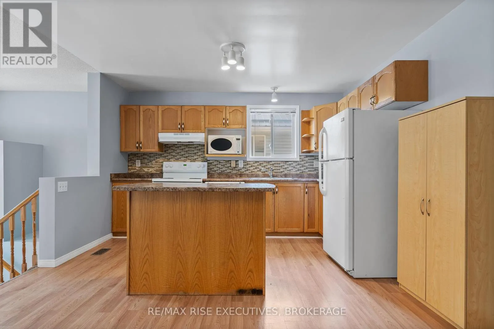 1279 BRACKENWOOD CRESCENT