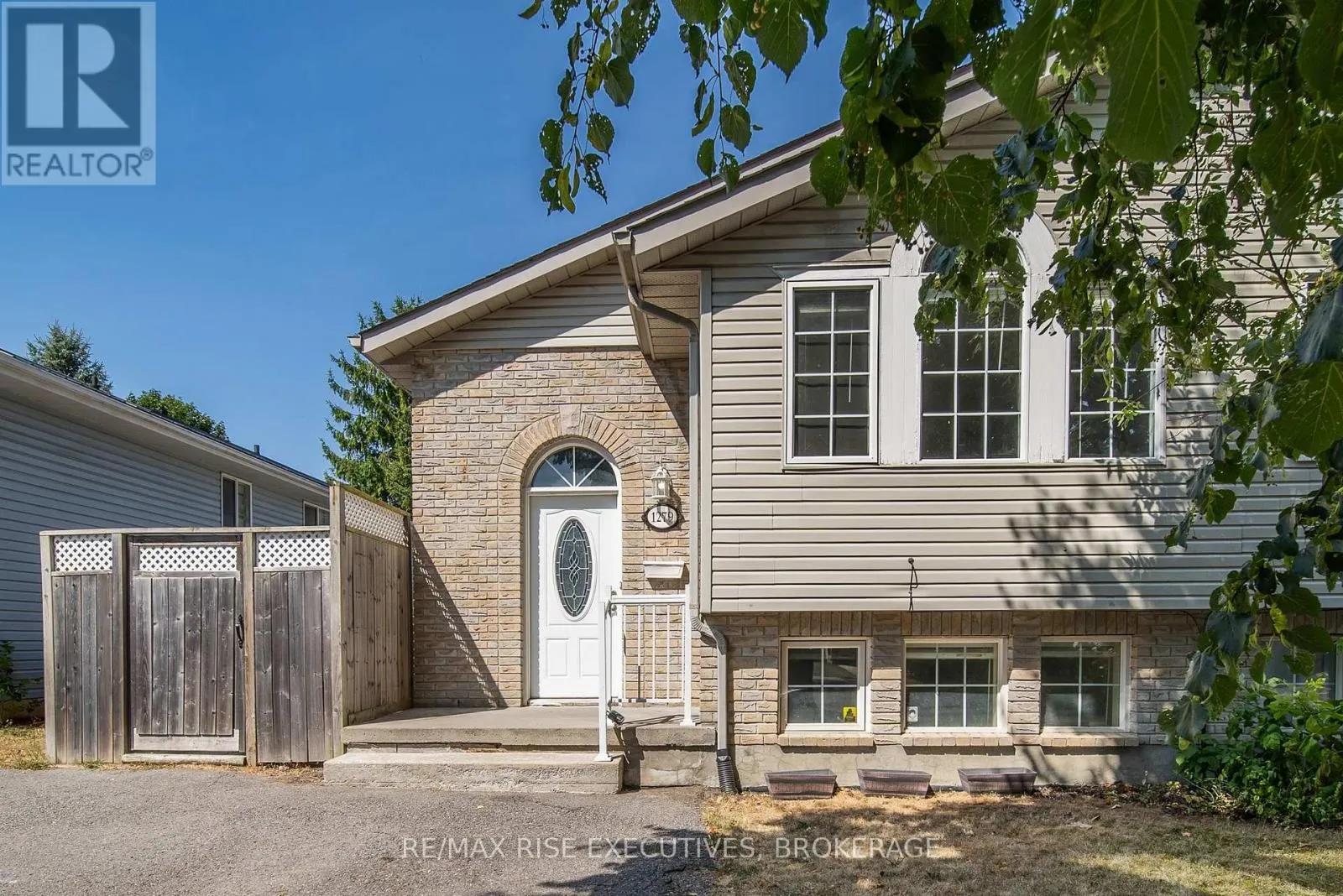 1279 BRACKENWOOD CRESCENT