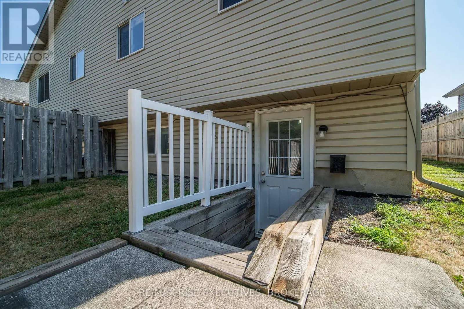 1279 BRACKENWOOD CRESCENT