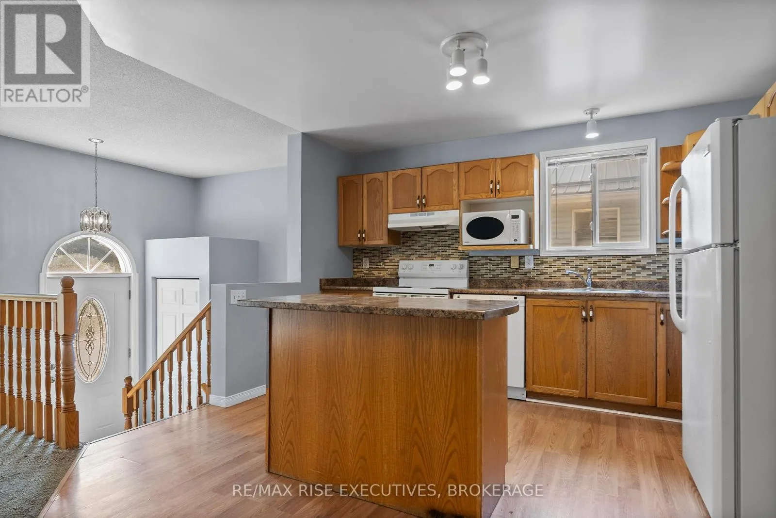 1279 BRACKENWOOD CRESCENT