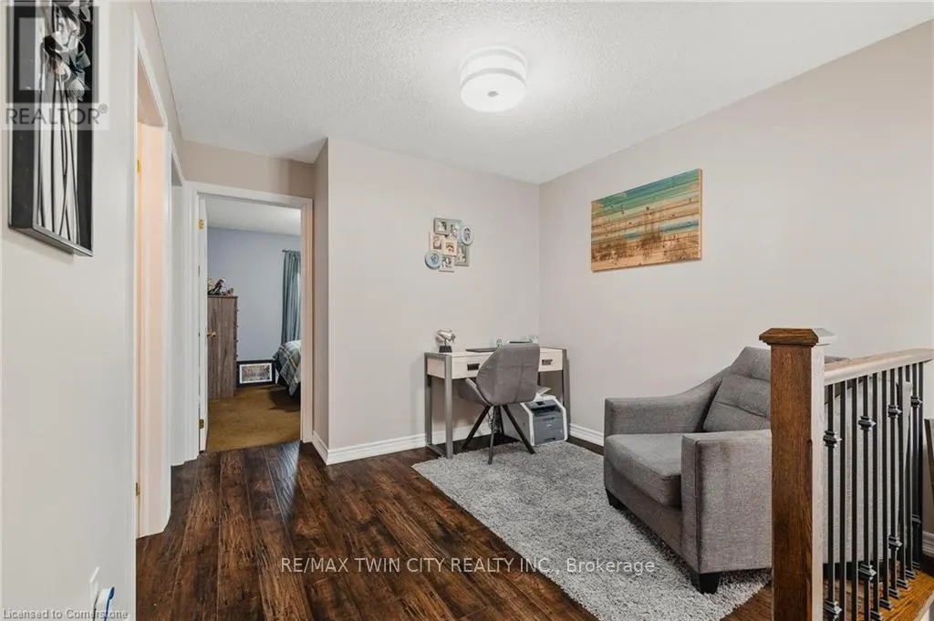 72 - 250 AINSLIE STREET S