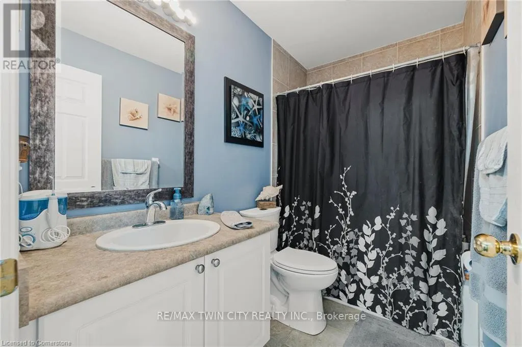 72 - 250 AINSLIE STREET S