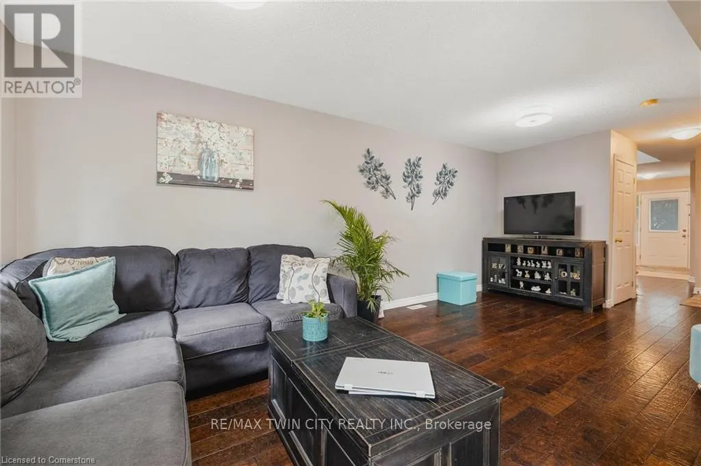 72 - 250 AINSLIE STREET S