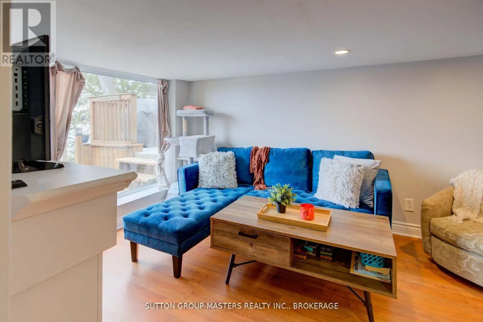 4496 RED MAPLE LANE