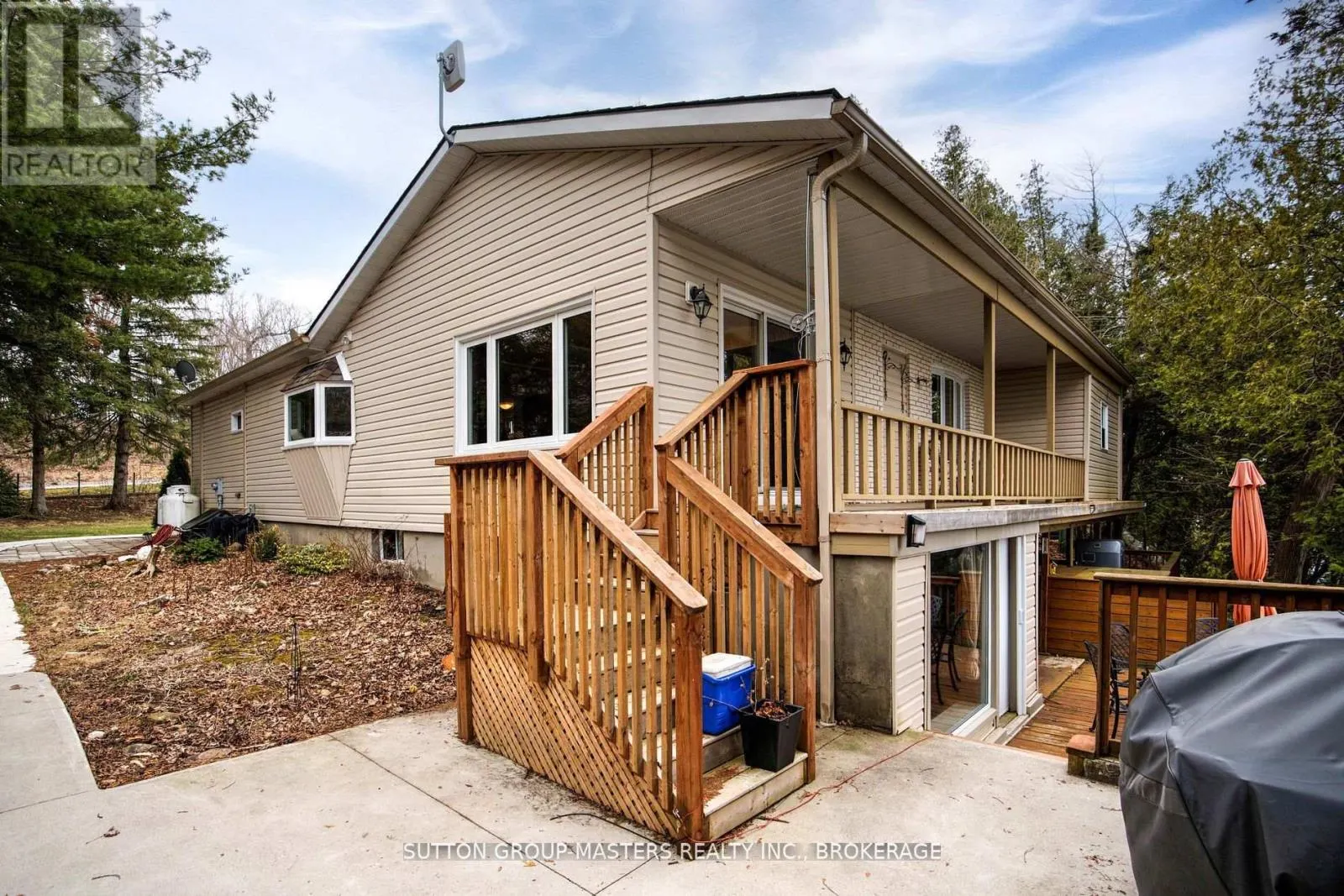 4496 RED MAPLE LANE