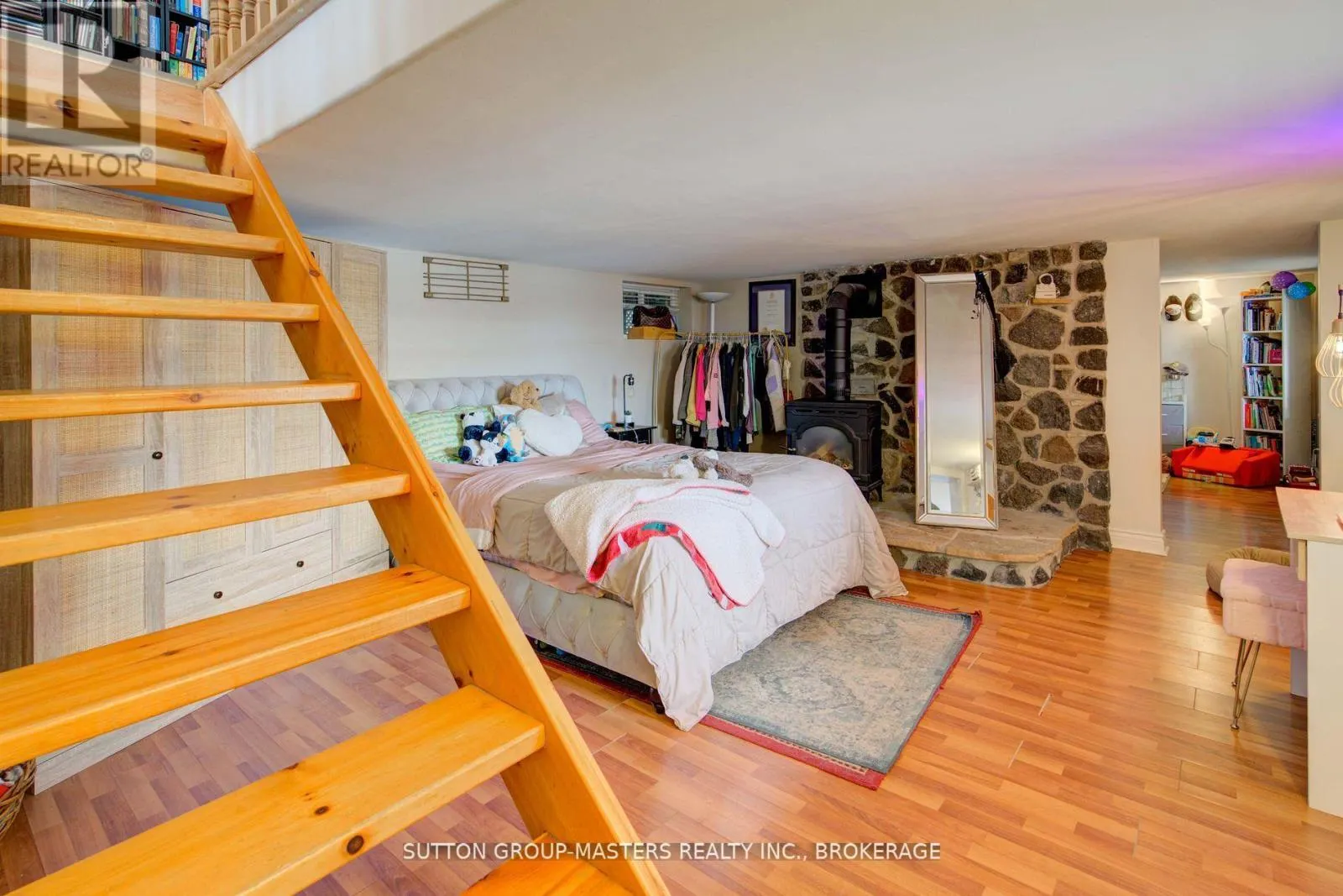 4496 RED MAPLE LANE