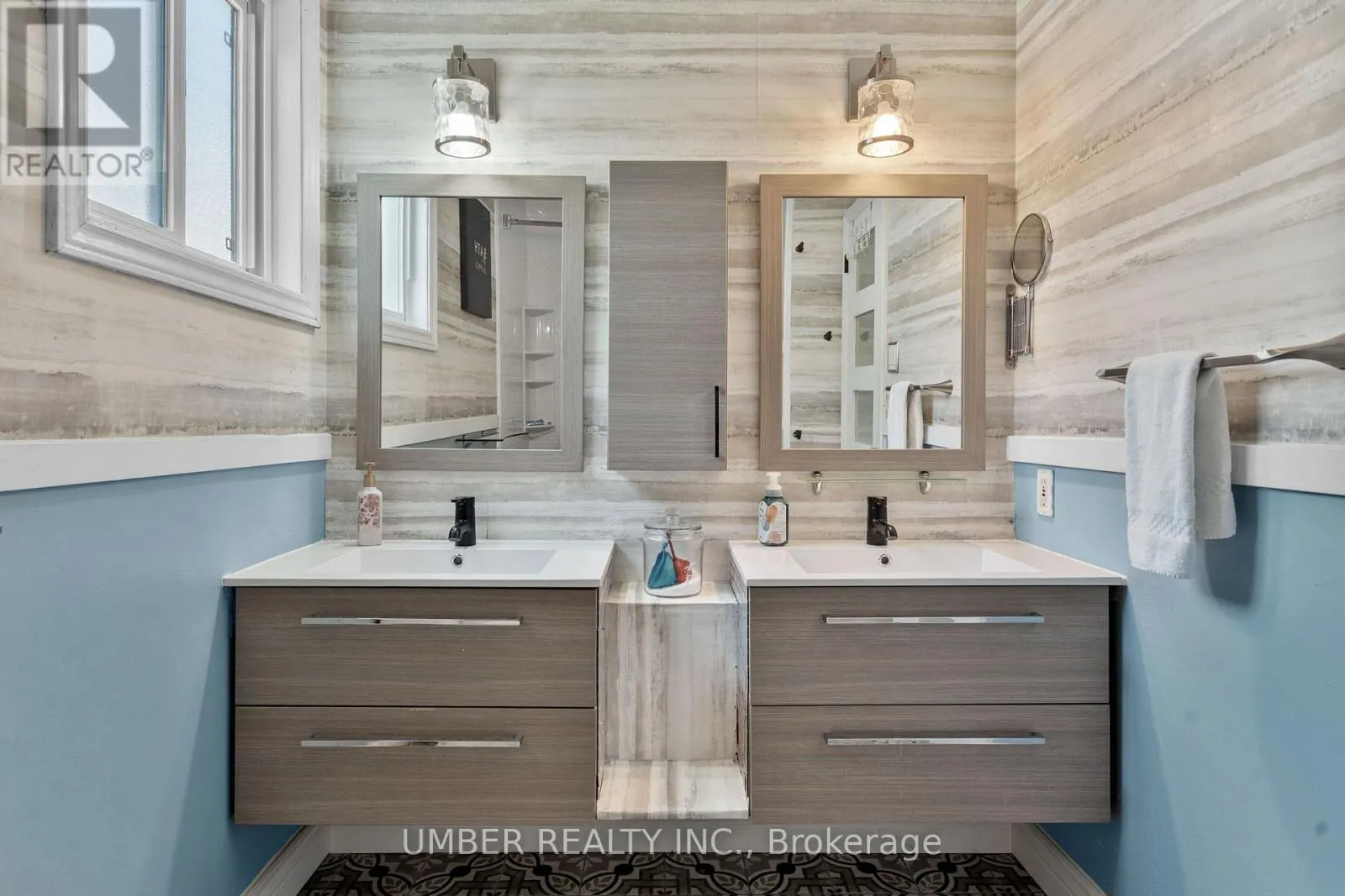 1130 ST EMMANUEL TERRACE