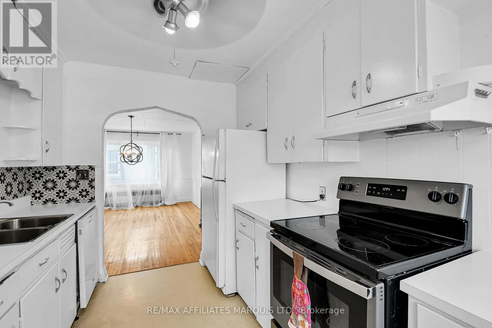 547 FIFTH STREET E