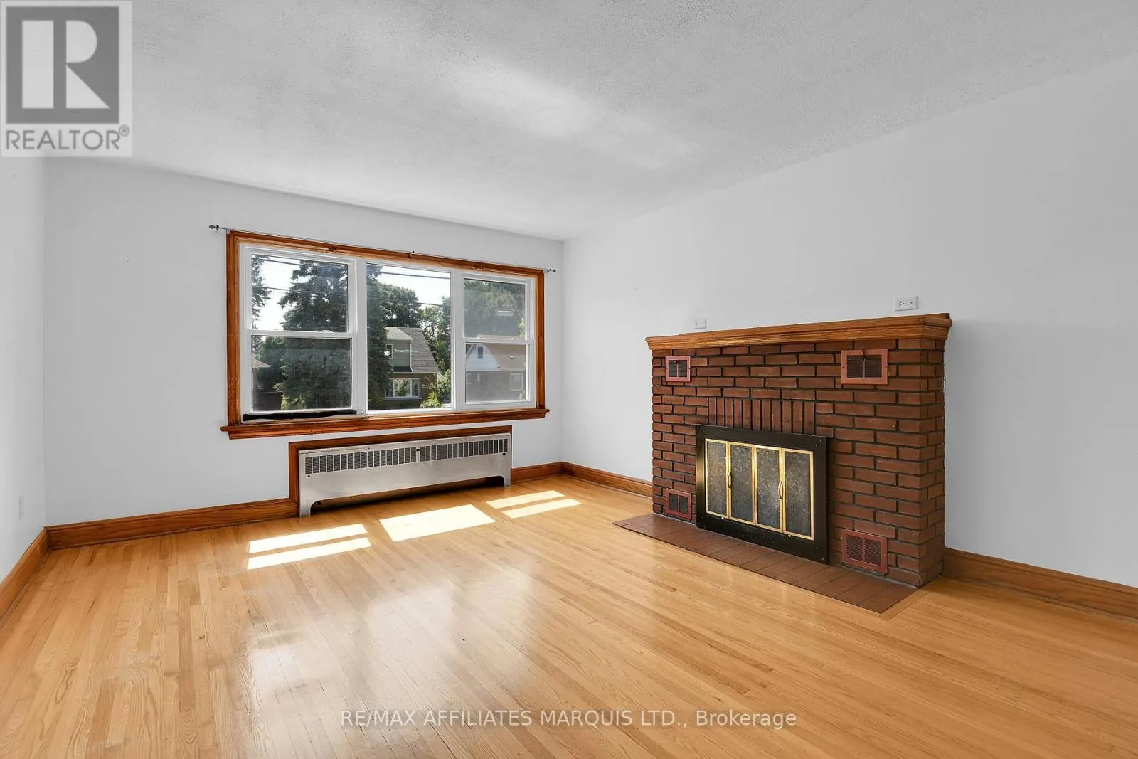 547 FIFTH STREET E