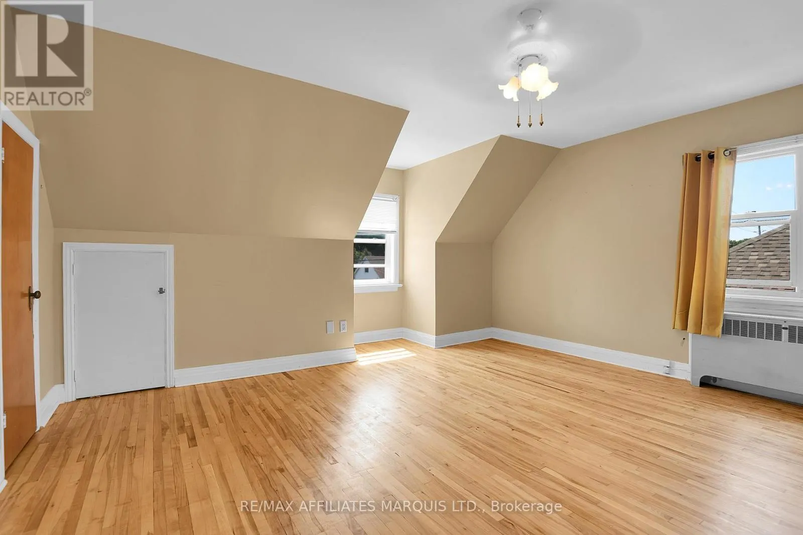 547 FIFTH STREET E