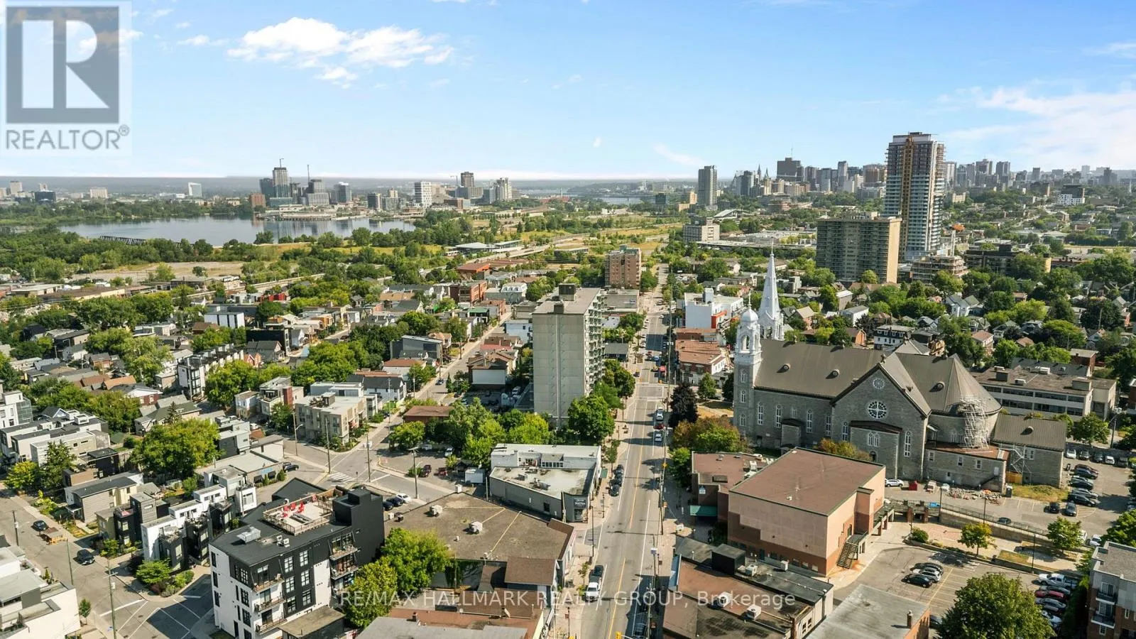 311 - 10 ROSEMOUNT AVENUE