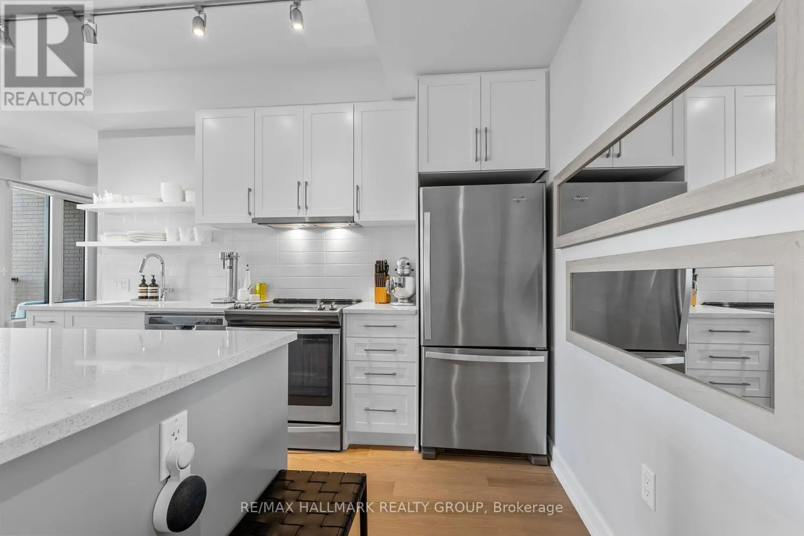 311 - 10 ROSEMOUNT AVENUE