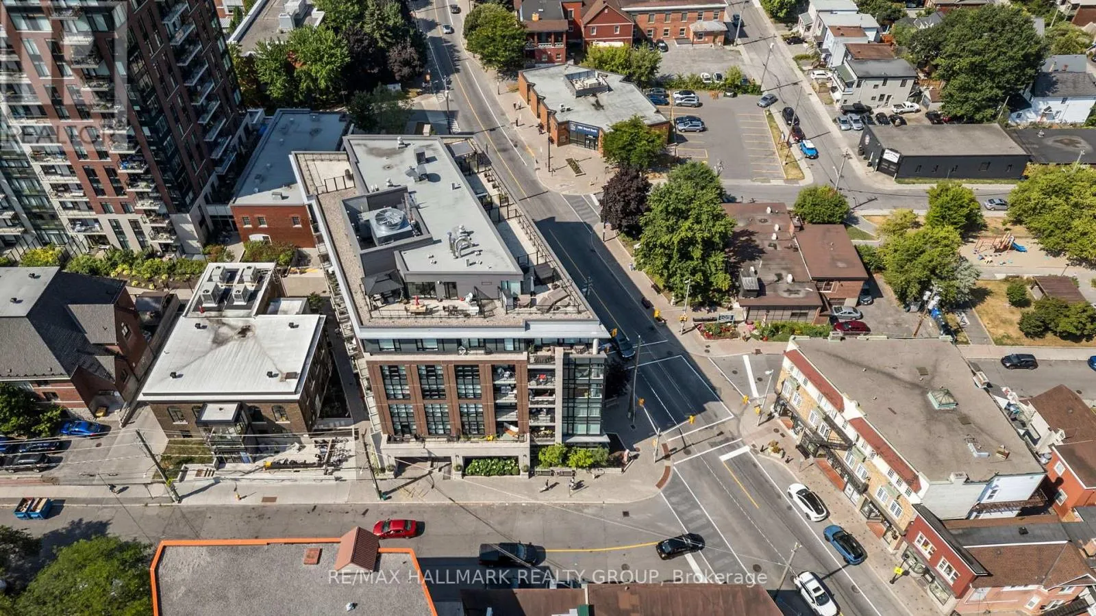 311 - 10 ROSEMOUNT AVENUE