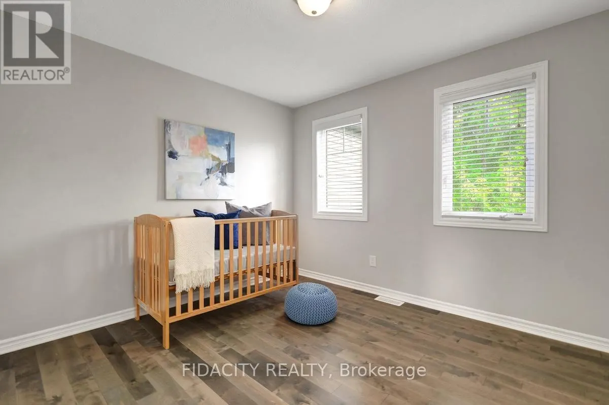 525 FOXLIGHT CIRCLE