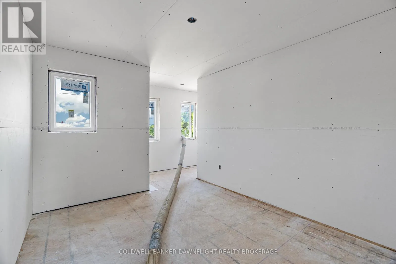 127 VICTORIA AVENUE E