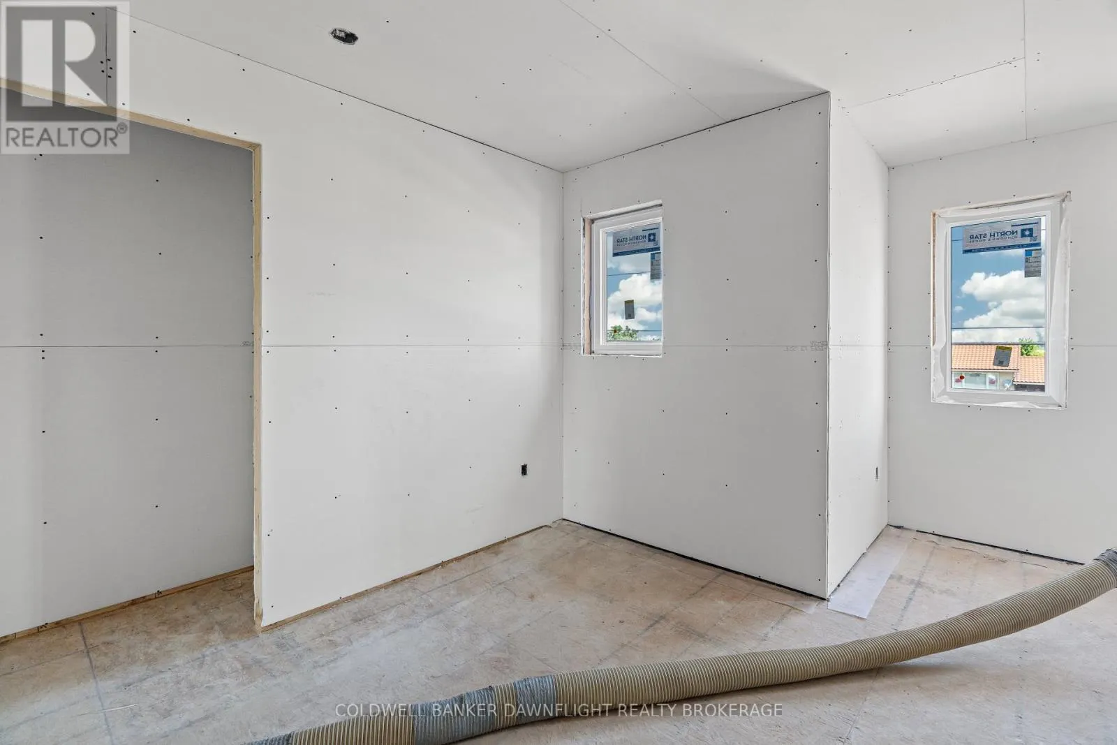 127 VICTORIA AVENUE E