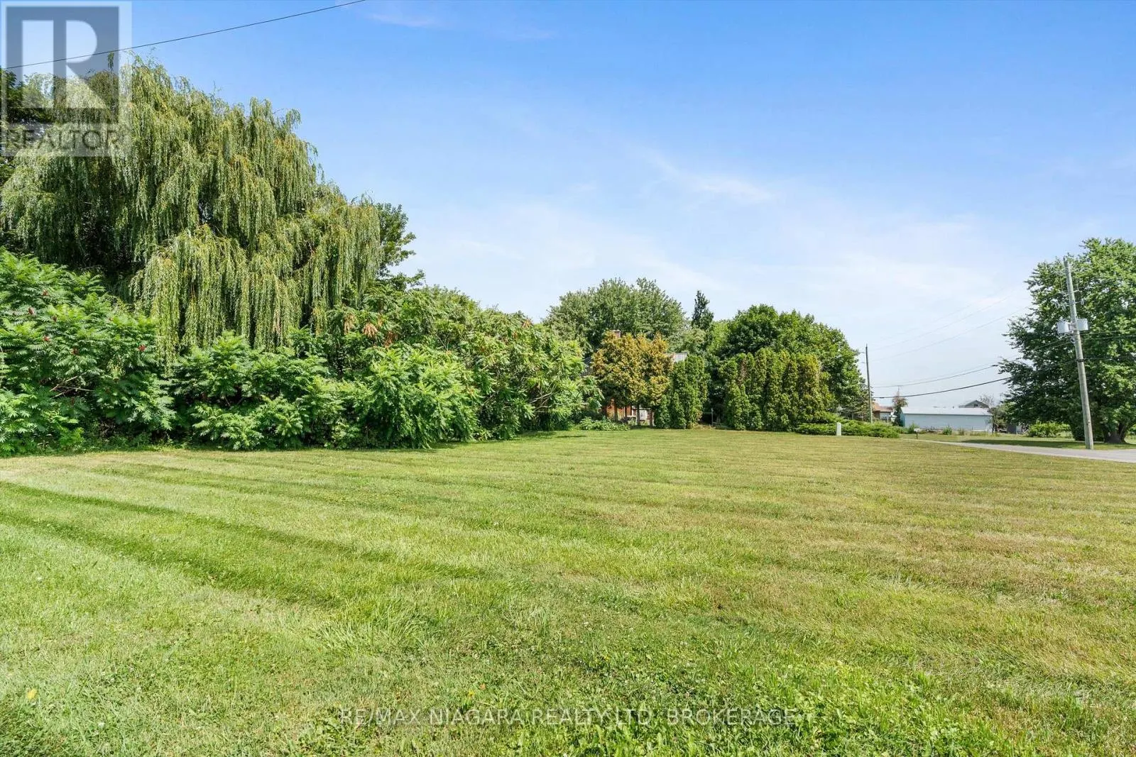 792 LAKESHORE ROAD