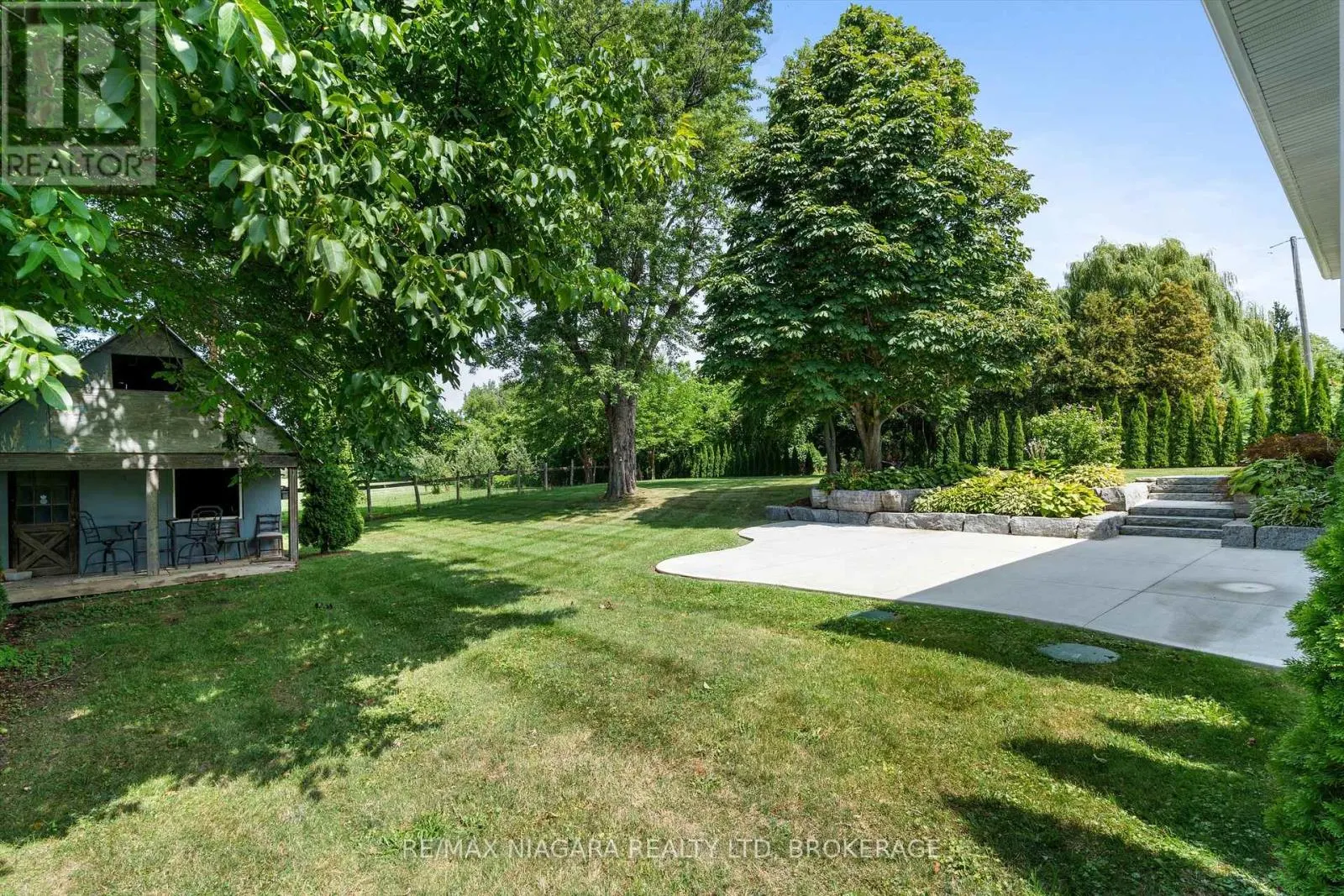 792 LAKESHORE ROAD