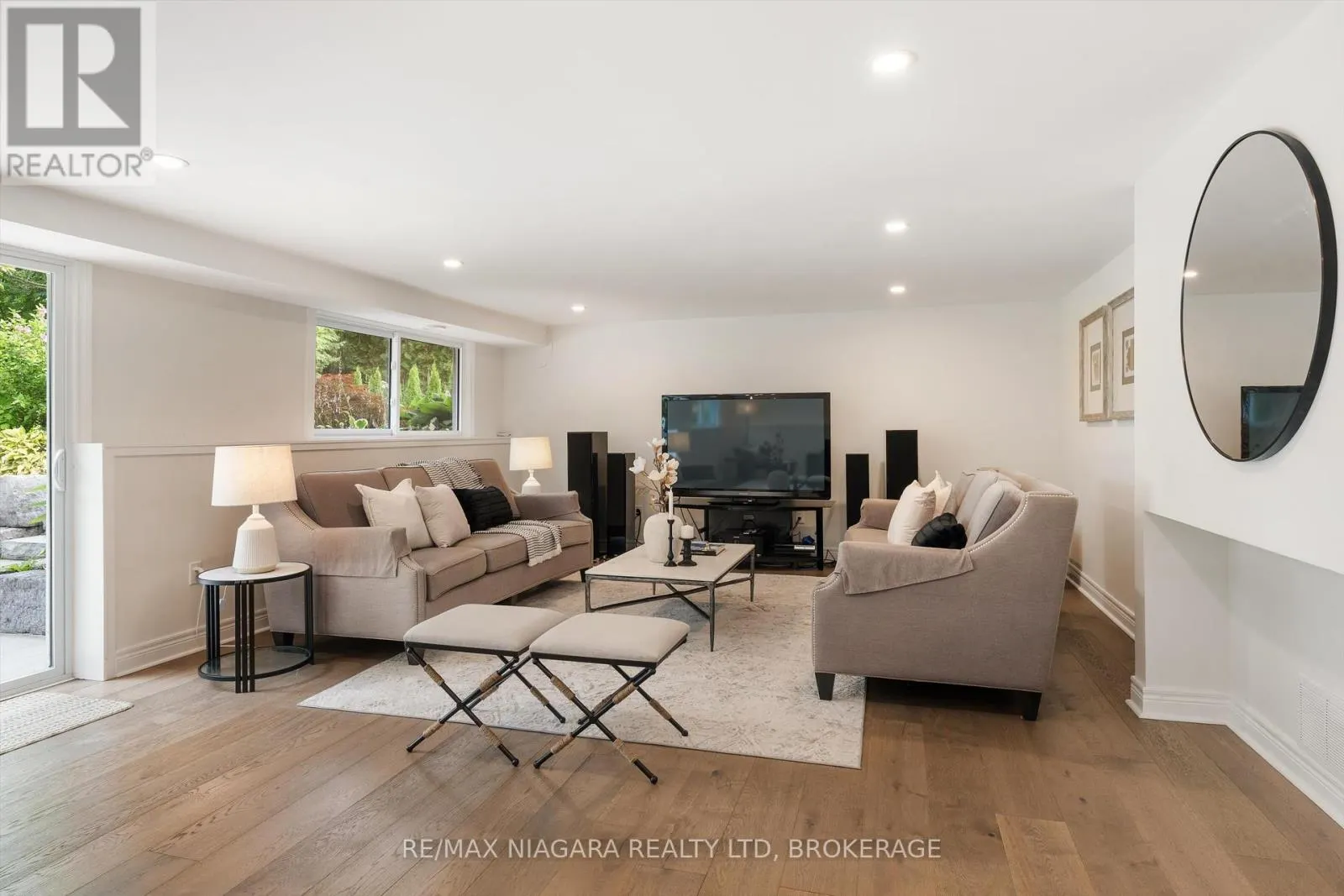 792 LAKESHORE ROAD