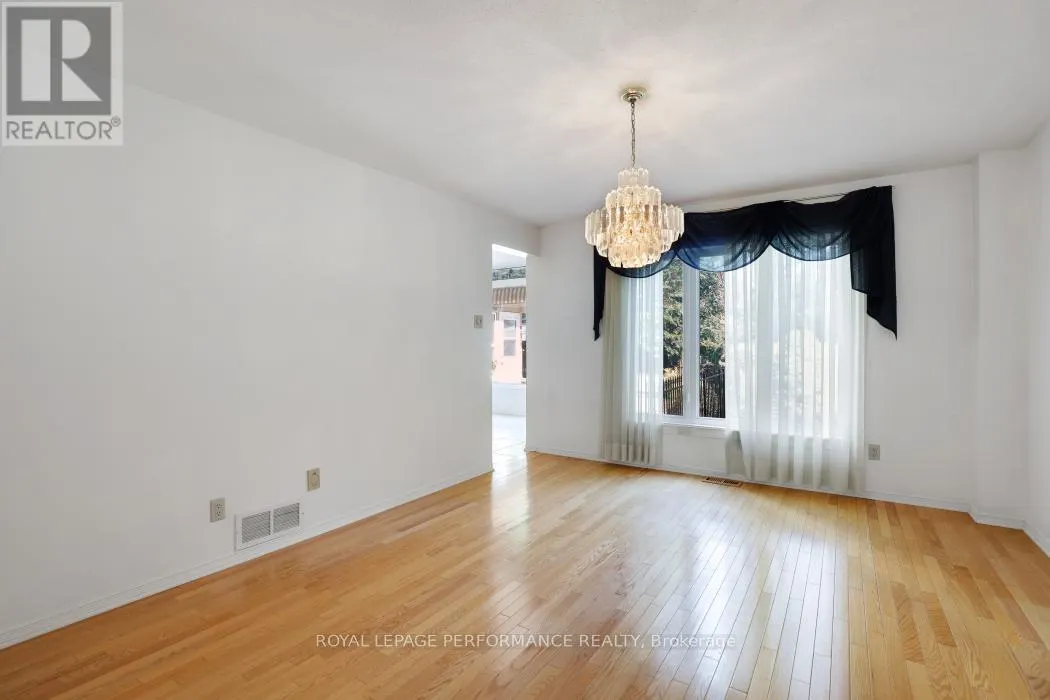 1870 ROBINWOOD PLACE