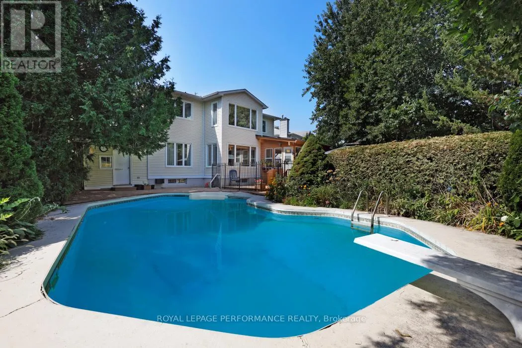 1870 ROBINWOOD PLACE