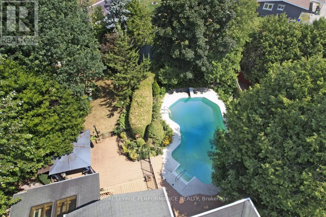 1870 ROBINWOOD PLACE