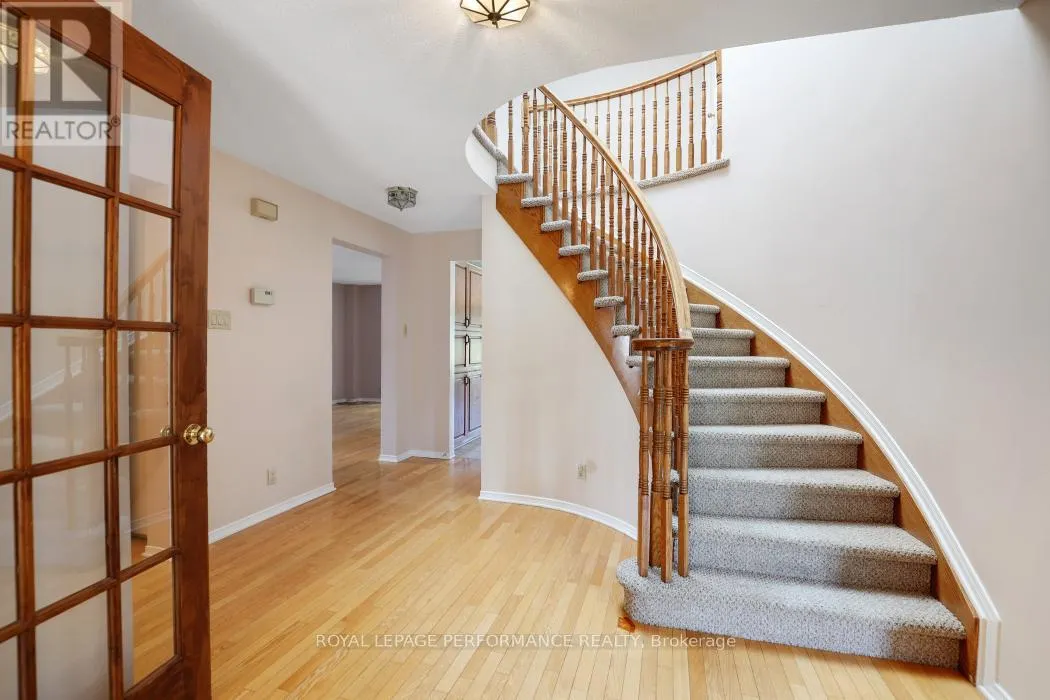 1870 ROBINWOOD PLACE