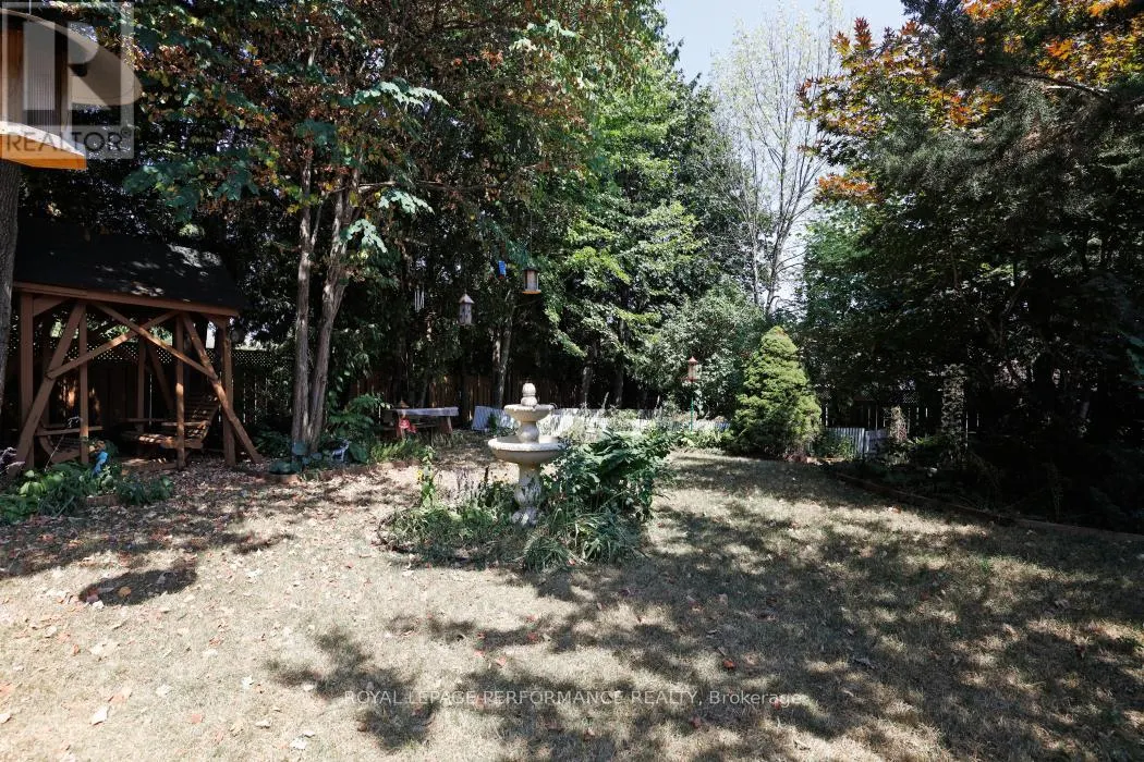 1870 ROBINWOOD PLACE