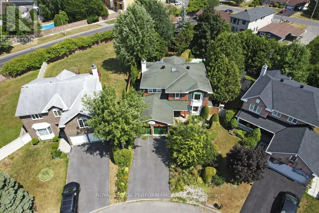 1870 ROBINWOOD PLACE