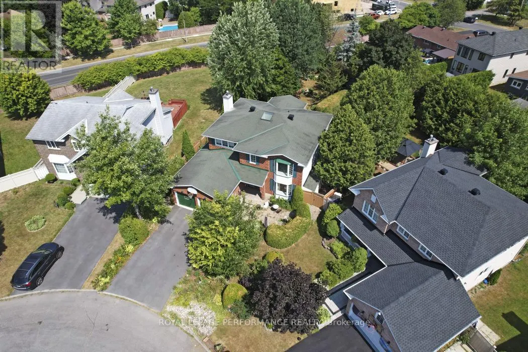 1870 ROBINWOOD PLACE