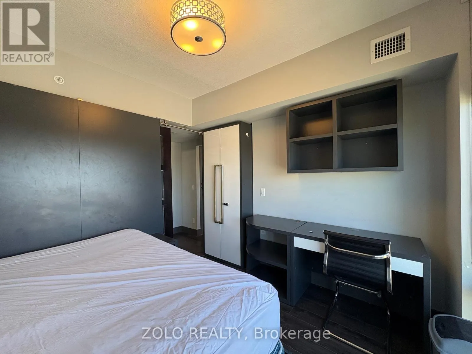 S2301 - 330 PHILLIP STREET
