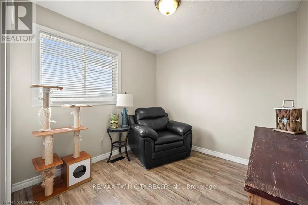 64 FAIRGREEN CLOSE
