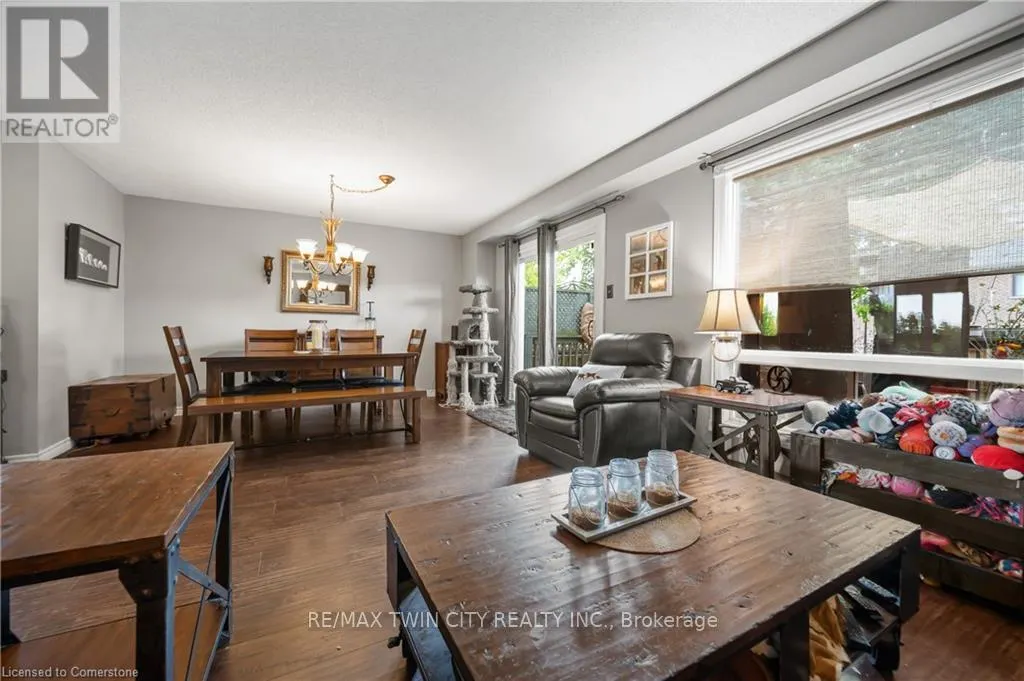 64 FAIRGREEN CLOSE