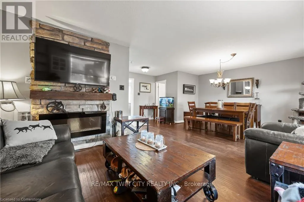 64 FAIRGREEN CLOSE