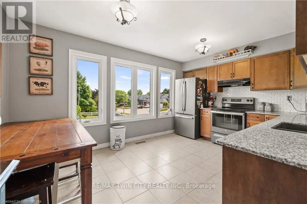 64 FAIRGREEN CLOSE
