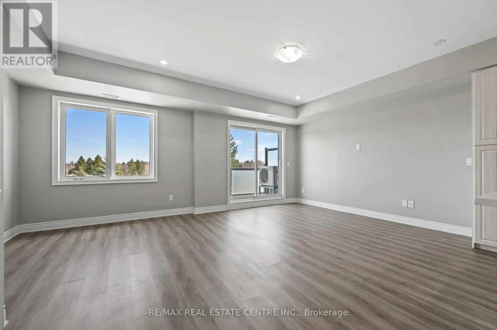 302 - 721 FRANKLIN BOULEVARD