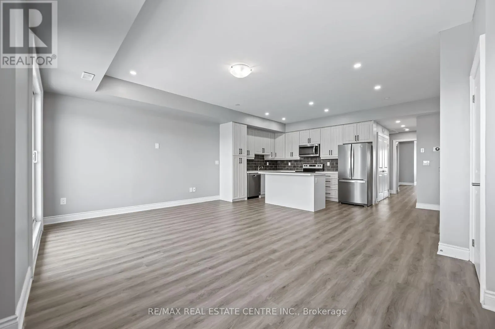 302 - 721 FRANKLIN BOULEVARD