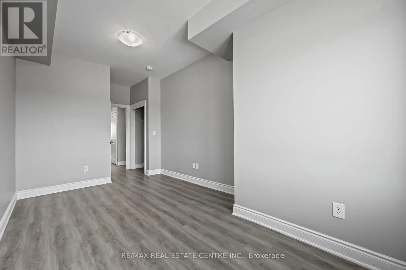 302 - 721 FRANKLIN BOULEVARD