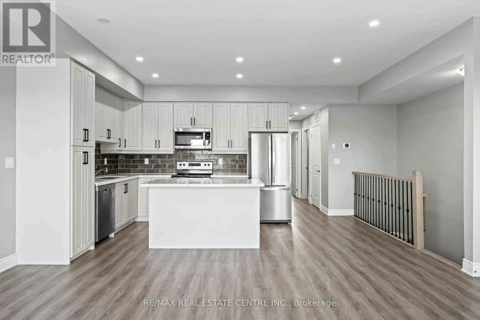 302 - 721 FRANKLIN BOULEVARD