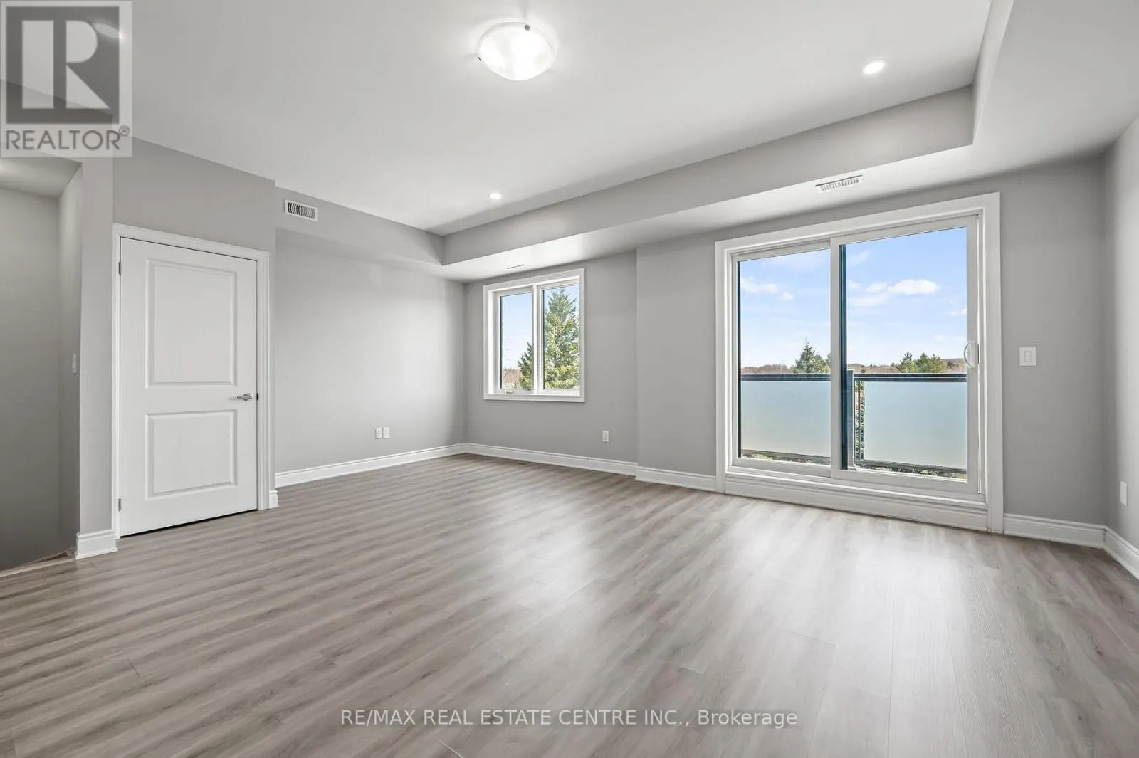 302 - 721 FRANKLIN BOULEVARD