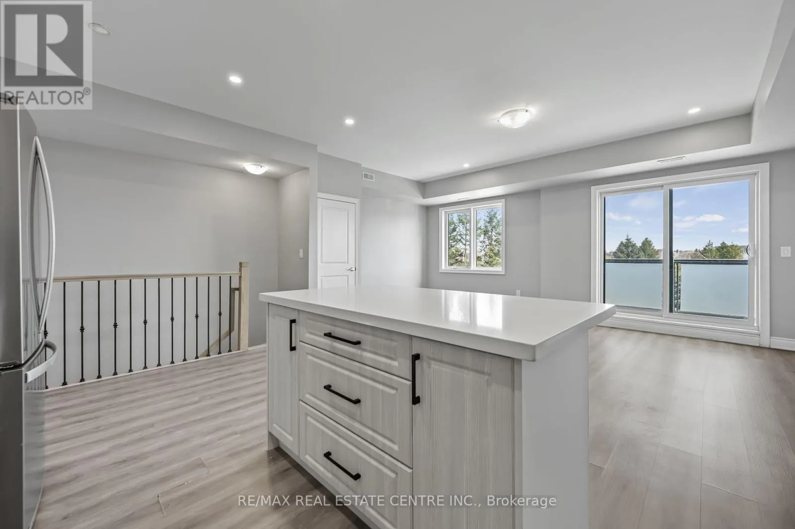 302 - 721 FRANKLIN BOULEVARD
