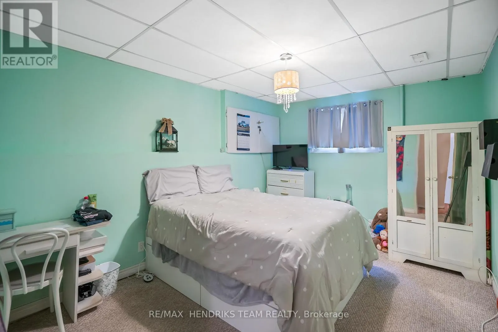 5 WHITTAKER AVENUE
