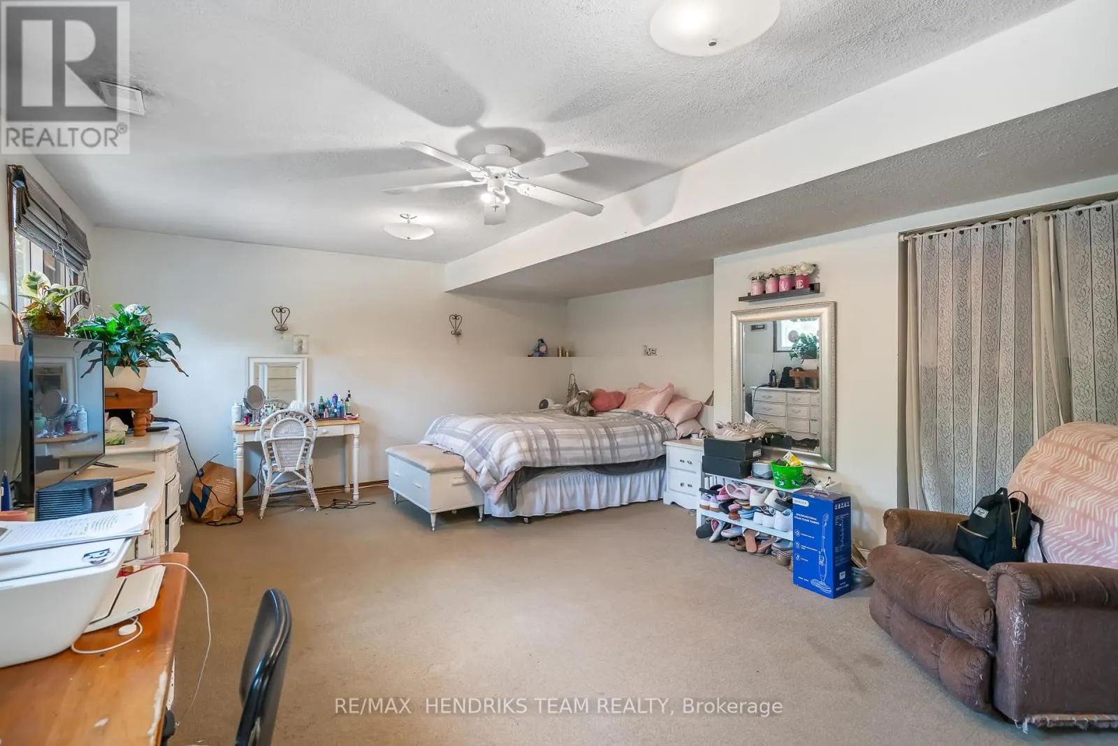 5 WHITTAKER AVENUE