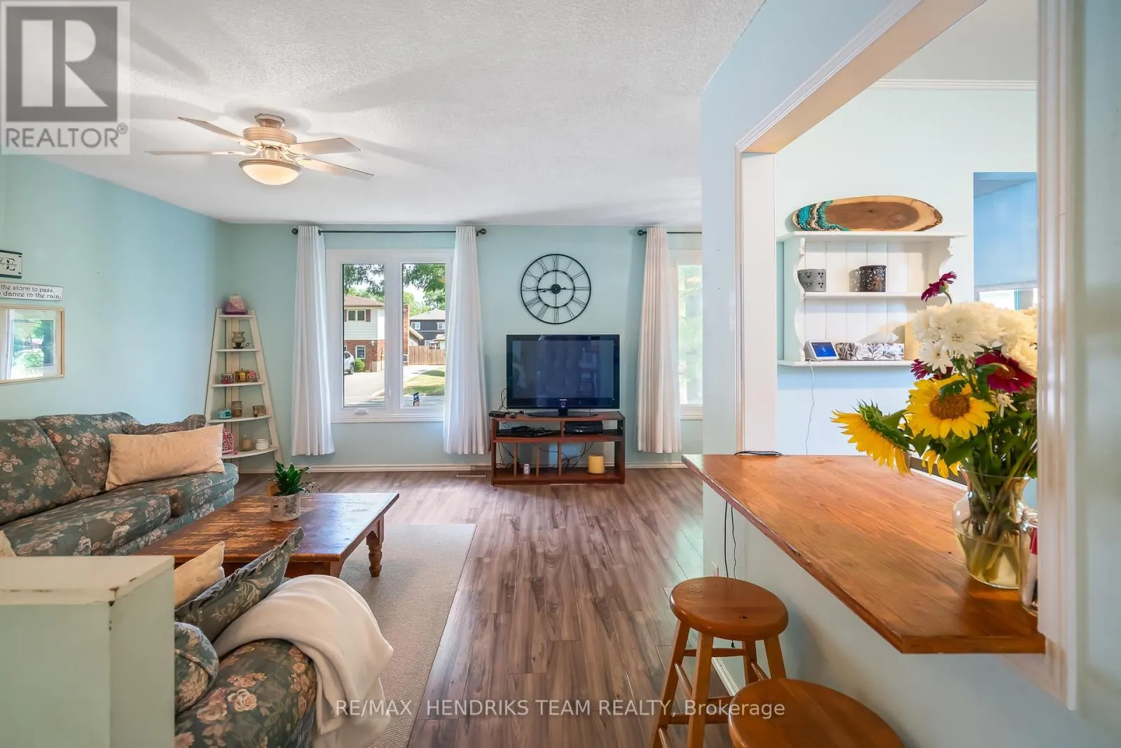 5 WHITTAKER AVENUE