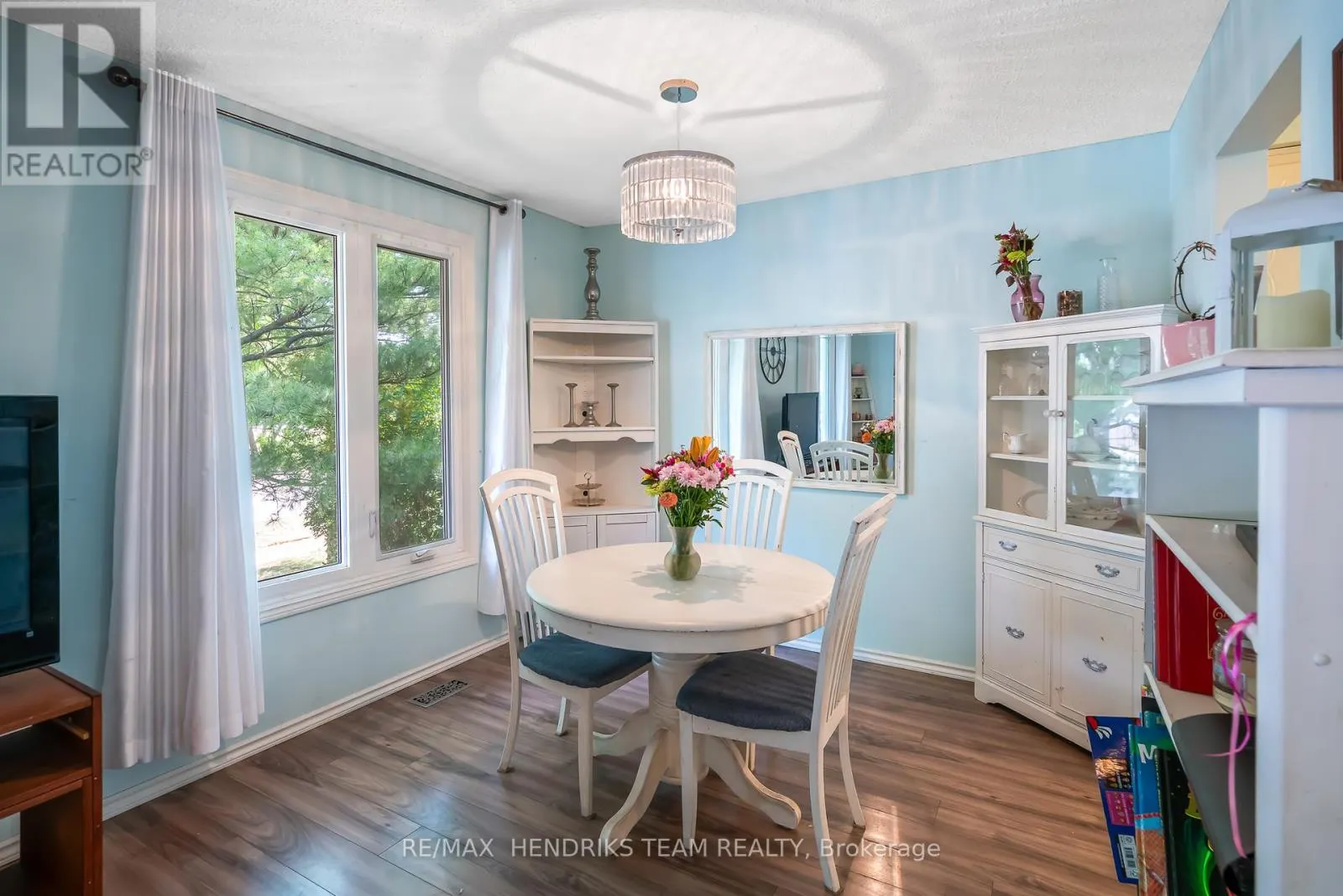 5 WHITTAKER AVENUE