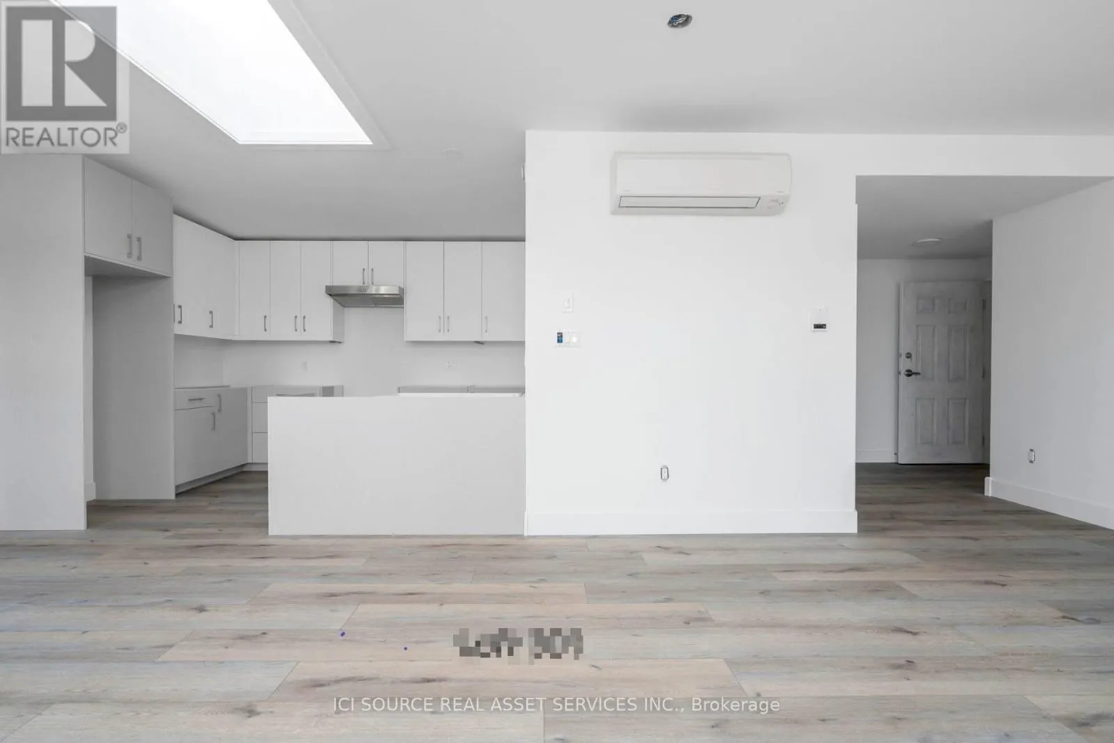 301 - 10 TROWBRIDGE STREET E