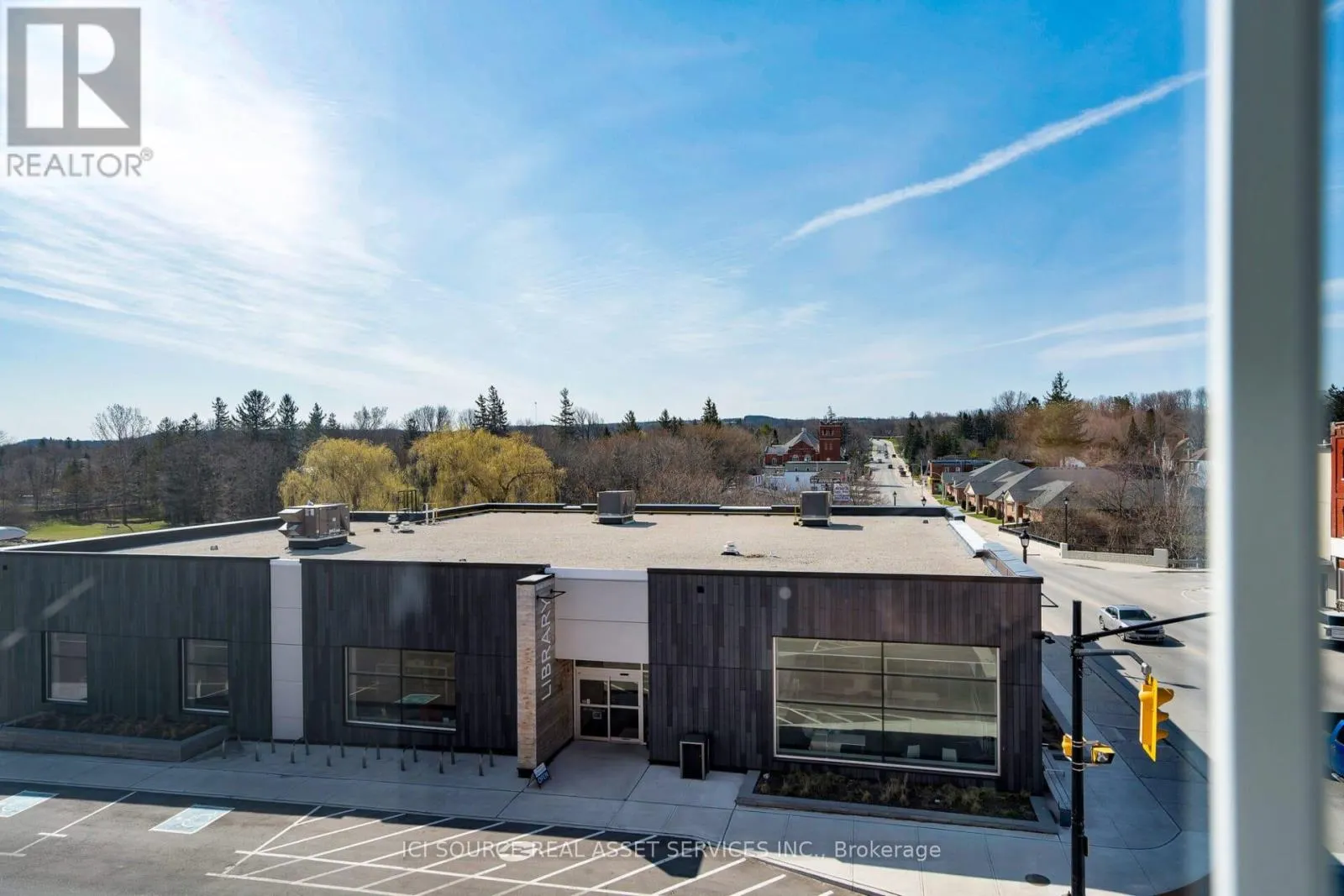 301 - 10 TROWBRIDGE STREET E