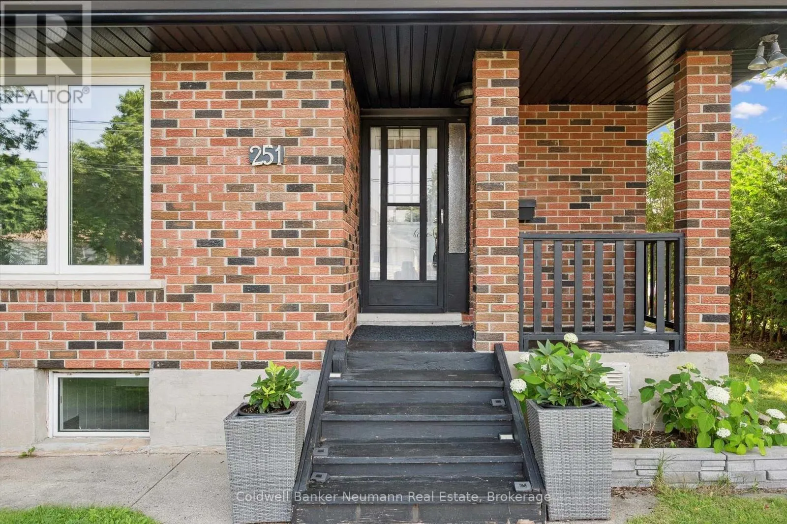 251 METCALFE STREET